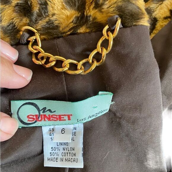Double breasted faux cheetah jacket. Soft lined beautiful condition. Size 6. - Picture 4 of 14